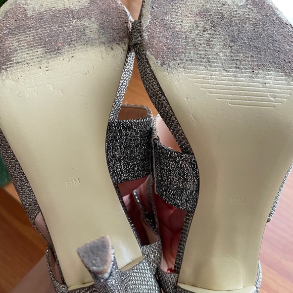 GUESS Size 6.5 Glam 4” Heel - Picture 4 of 5